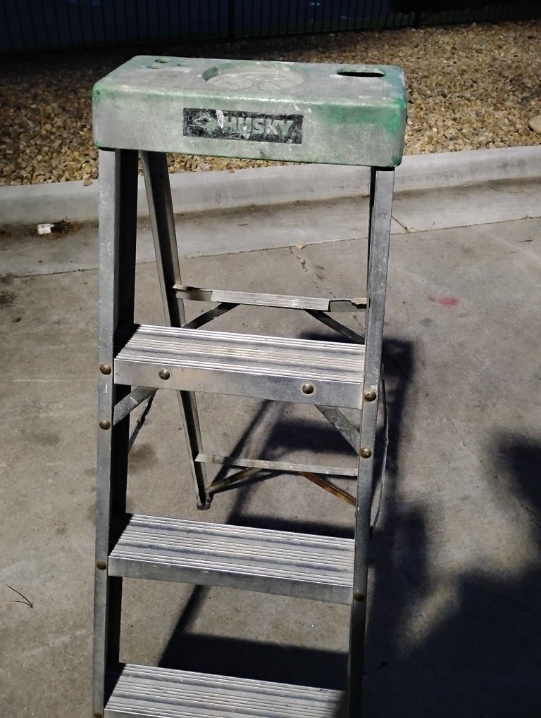 4' Husky Aluminum Ladder