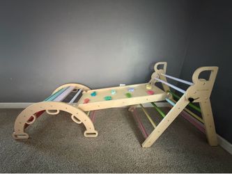Pickler triangle climbing set