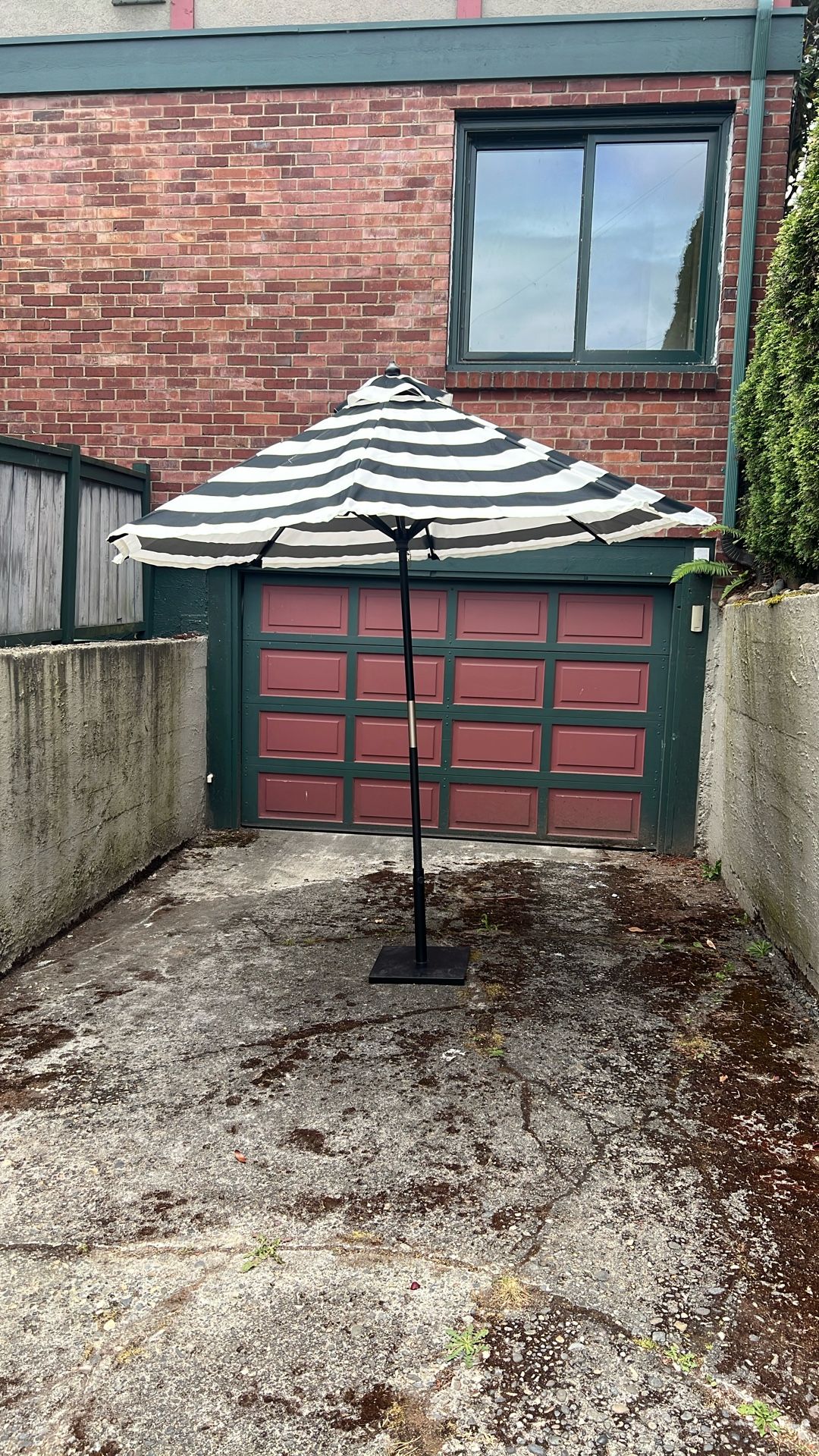 5 World Market 9” Black & White Umbrellas