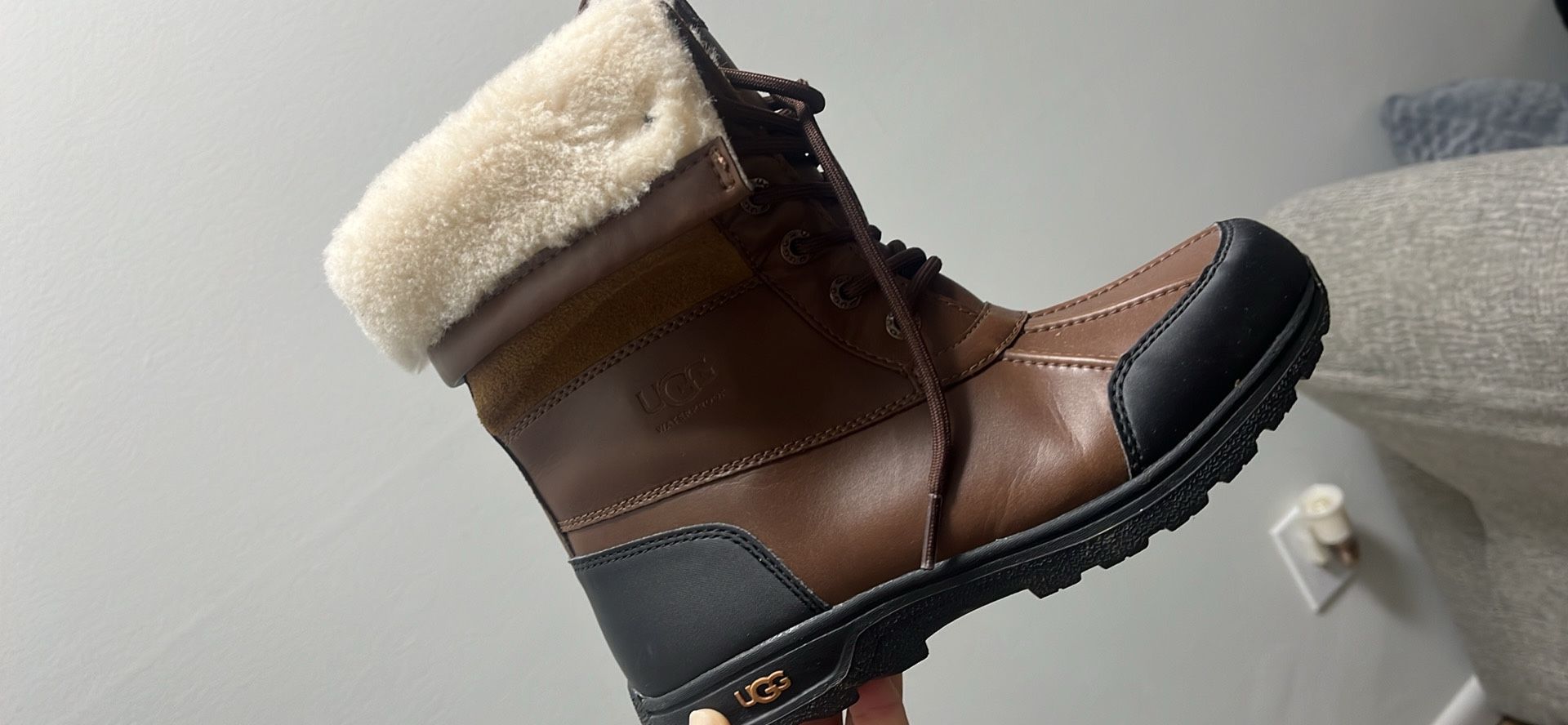 Ugg snow boots