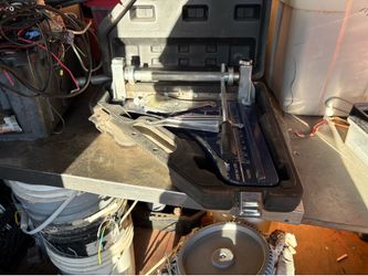 VCT tile cutter