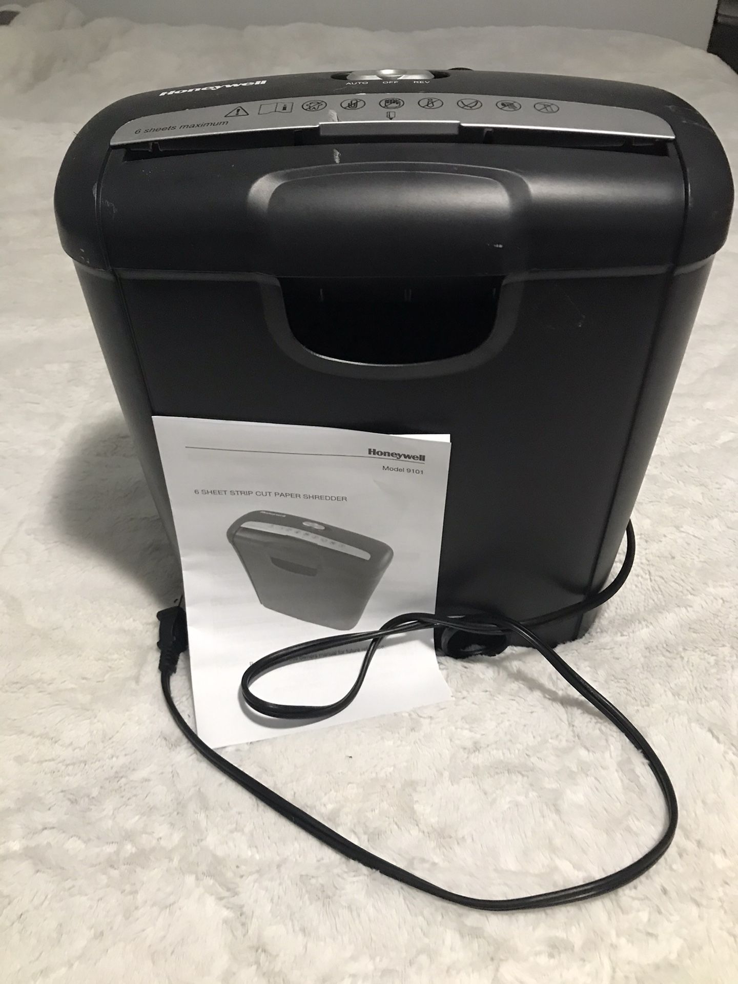 Honeywell 6-Sheet Paper Shredder $25