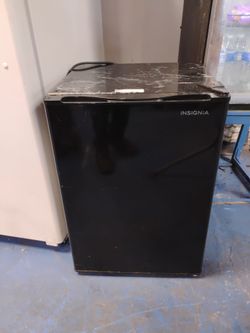 Insignia mini refrigerator $80