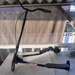 AODI Swing Wiggle Scooter