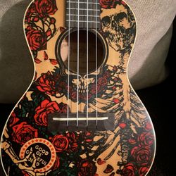 Alvarez Grateful Dead Ukulele  With Case 