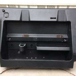 2005-2010 Toyota tacoma Rear Plastic