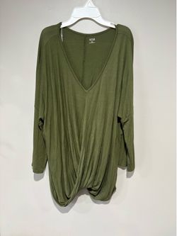 a.n.a. A New Approach Olive Green Twist Front V-Neck Top XXL Oversized