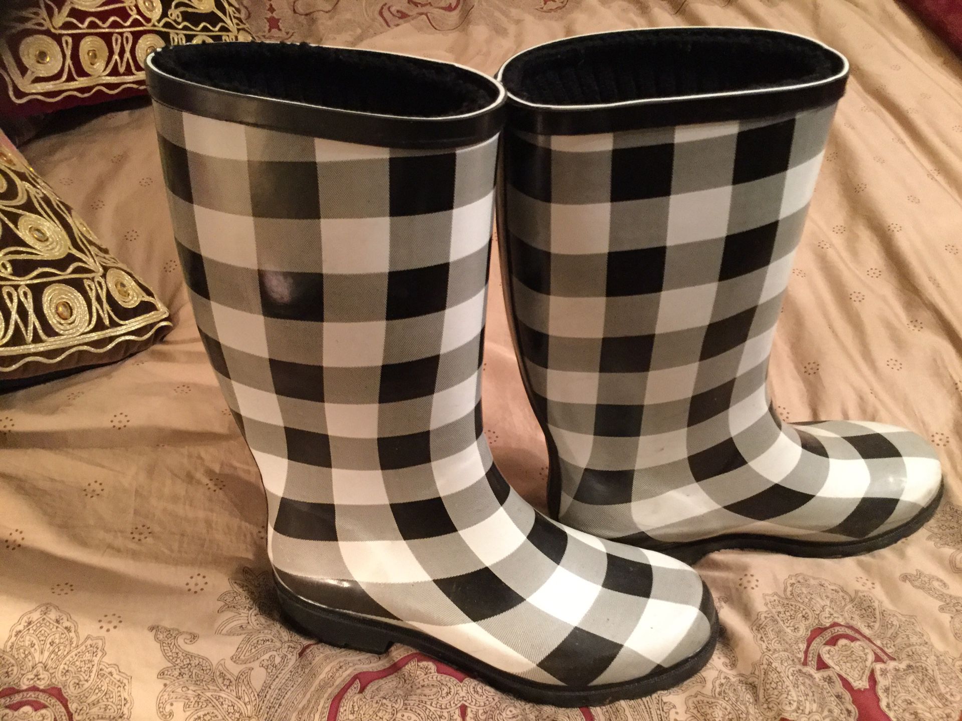 Rain boots size 7.5