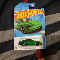 Hot Wheels Porsche Taycan Turbo S