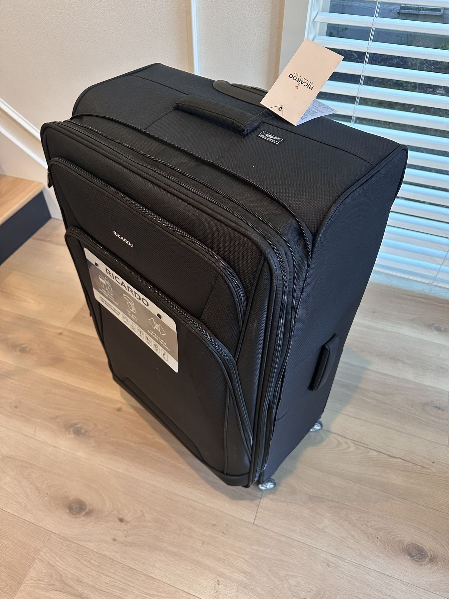 Ricardo Extra Large Suitcase - New