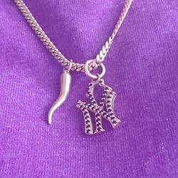 18-inch Herringbone with Italian & NY Pendant