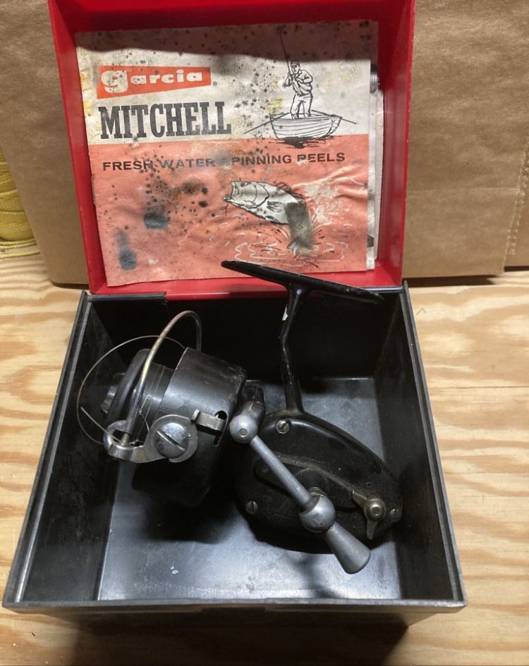 Vintage Fishing Reel with Box