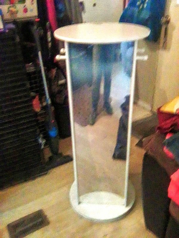Rotating (Manually) Mirror & Shelves