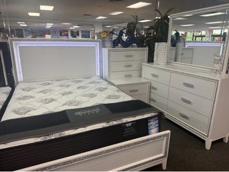 Special Offer🚨Gorgeous White 5pc Bedroom Set On Sale $699