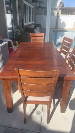 Kitchen table Free