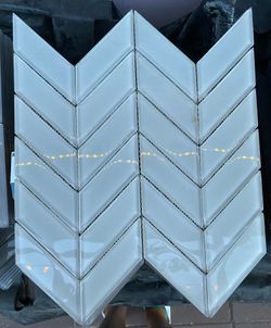 Mosaic Chevron (Clear)