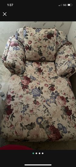 Chase Lounge Couch Chair Dog Bed Will Trade