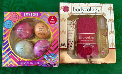 Bath GIFT SETS~ Bath Bombs & Bodycology Socks & Fragrance $6