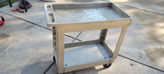 Rubbermaid cart