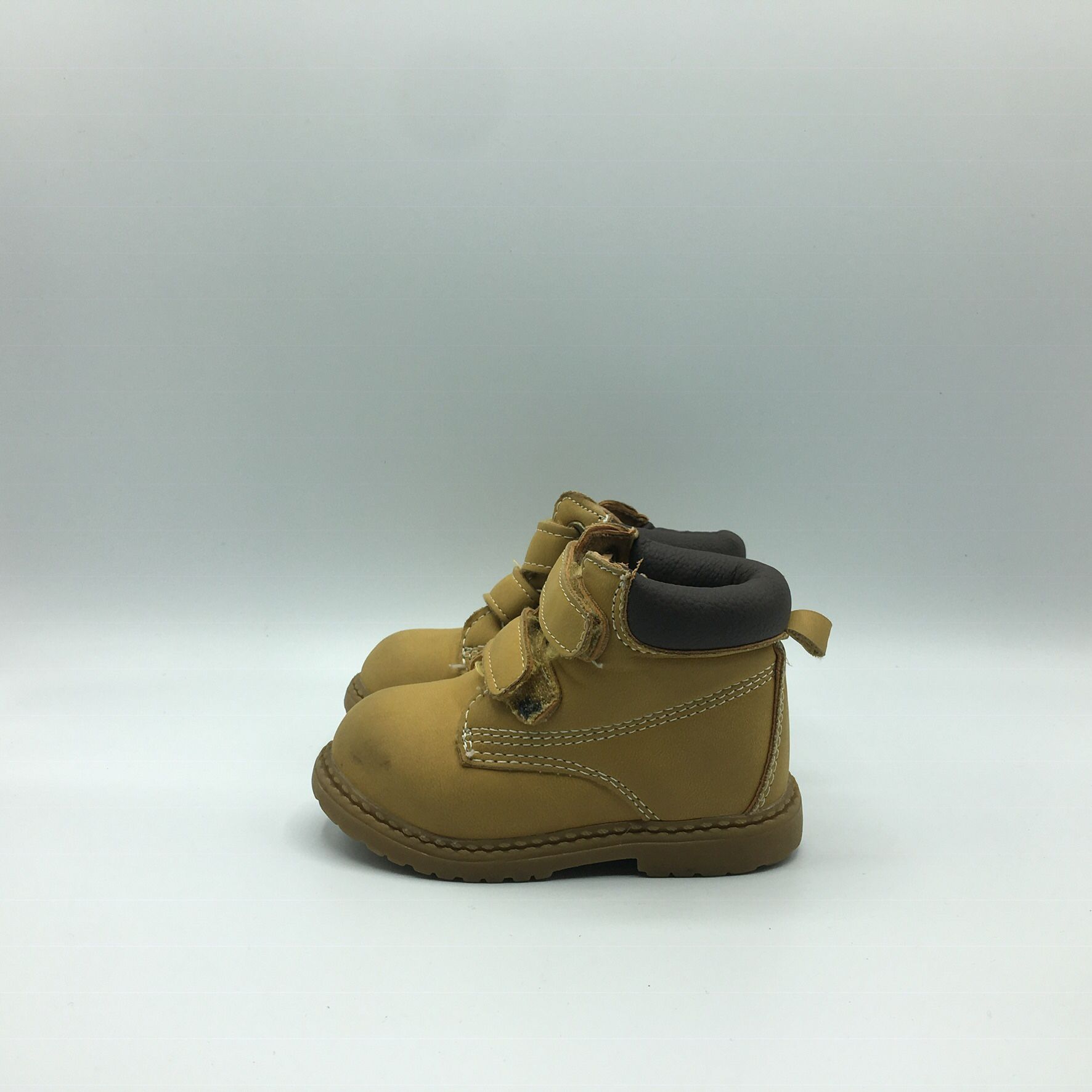 5c Wheat colored Velcro boots