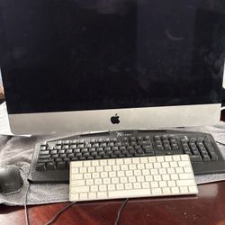 Apple Desk Top Computer