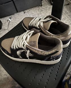 Travis Scott Dunks -size 11
