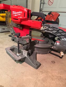 Milwaukee M18 FUEL 10” Sliding Compound Miter Saw