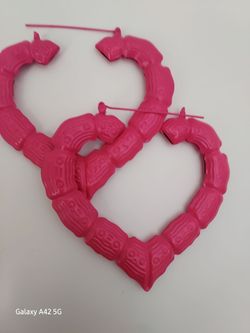 Pink Heart-Shaped Bamboo Hoop Earrings