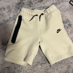 Nike Tech Shorts Small Men’s