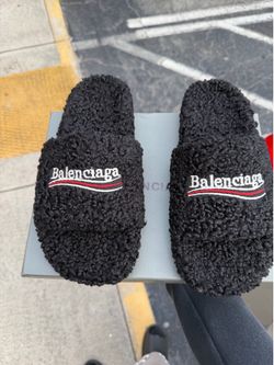 Black balenciaga slides