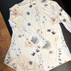 Women’s flowered summer spring top. Size large/xlarge