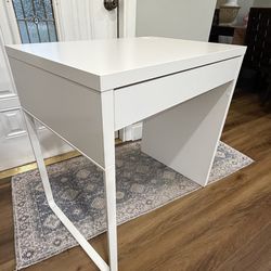 White Study Work Desk