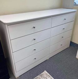 Eight drawers dresser