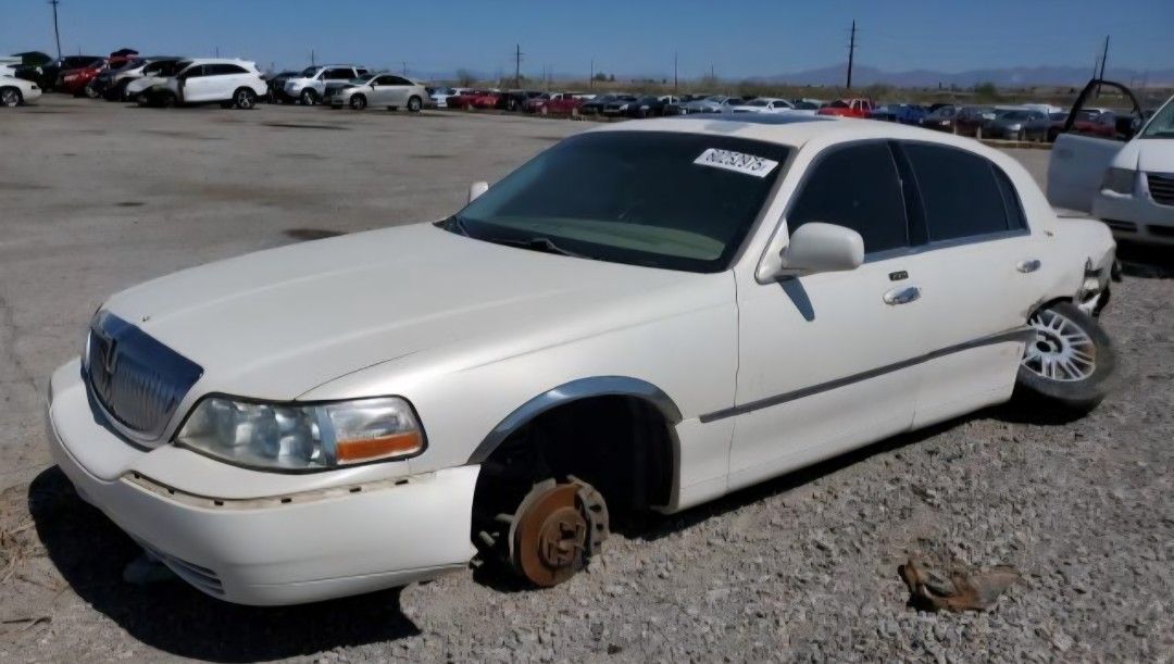 Lincoln Tow Car Parting Out 