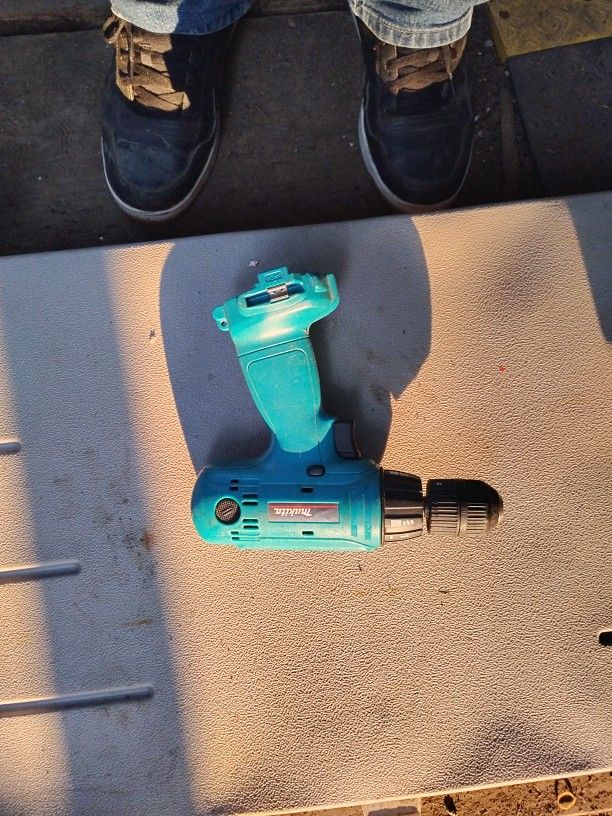 Makita cordless drill
