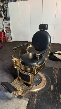 Barber Chair black & Gold