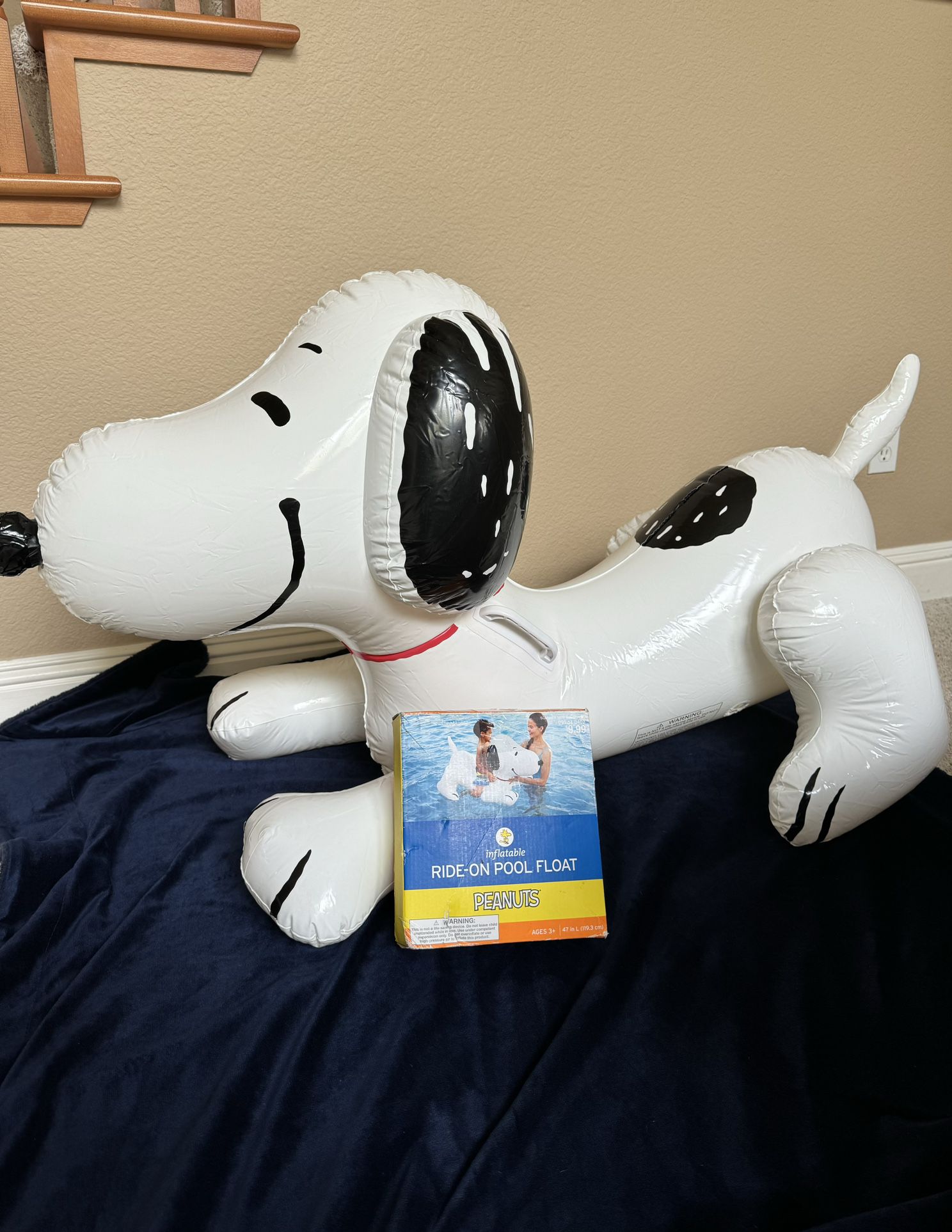 Inflatable Snoopy Ride On Pool Float Rare Vintage 2015 Target Exclusive