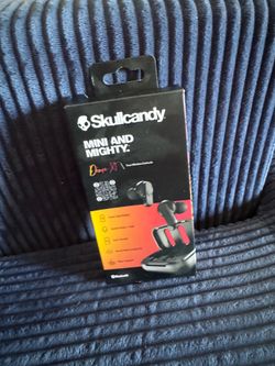 SKULLCANDY WIRELESS EARBUDS