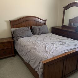 Queen Bedroom Set Must Sell Lets Make A Deal
