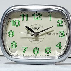 Vintage Analog Alarm Clock- Battery Operated / Sweep Second Hand