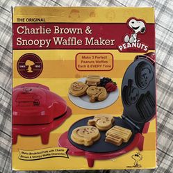 Snoopy Charlie Brown Peanuts Waffle Maker 