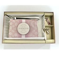 Coach Boxed Dempsey Corner Zip Wristlet In Signature Jacquard 💗🧸🎁