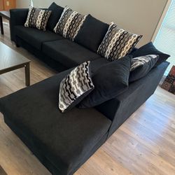 New Black Linen Sectional With Free Delivery