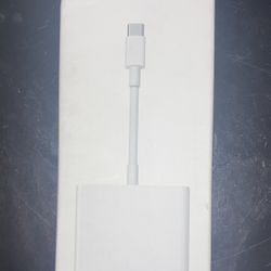 Apple USB-C VGA Multiport Adapter