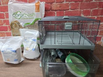 Full Cheeksโข Quick Clean Small Pet Habitat w/ extras