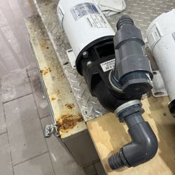 Head Hunter Boat Pump