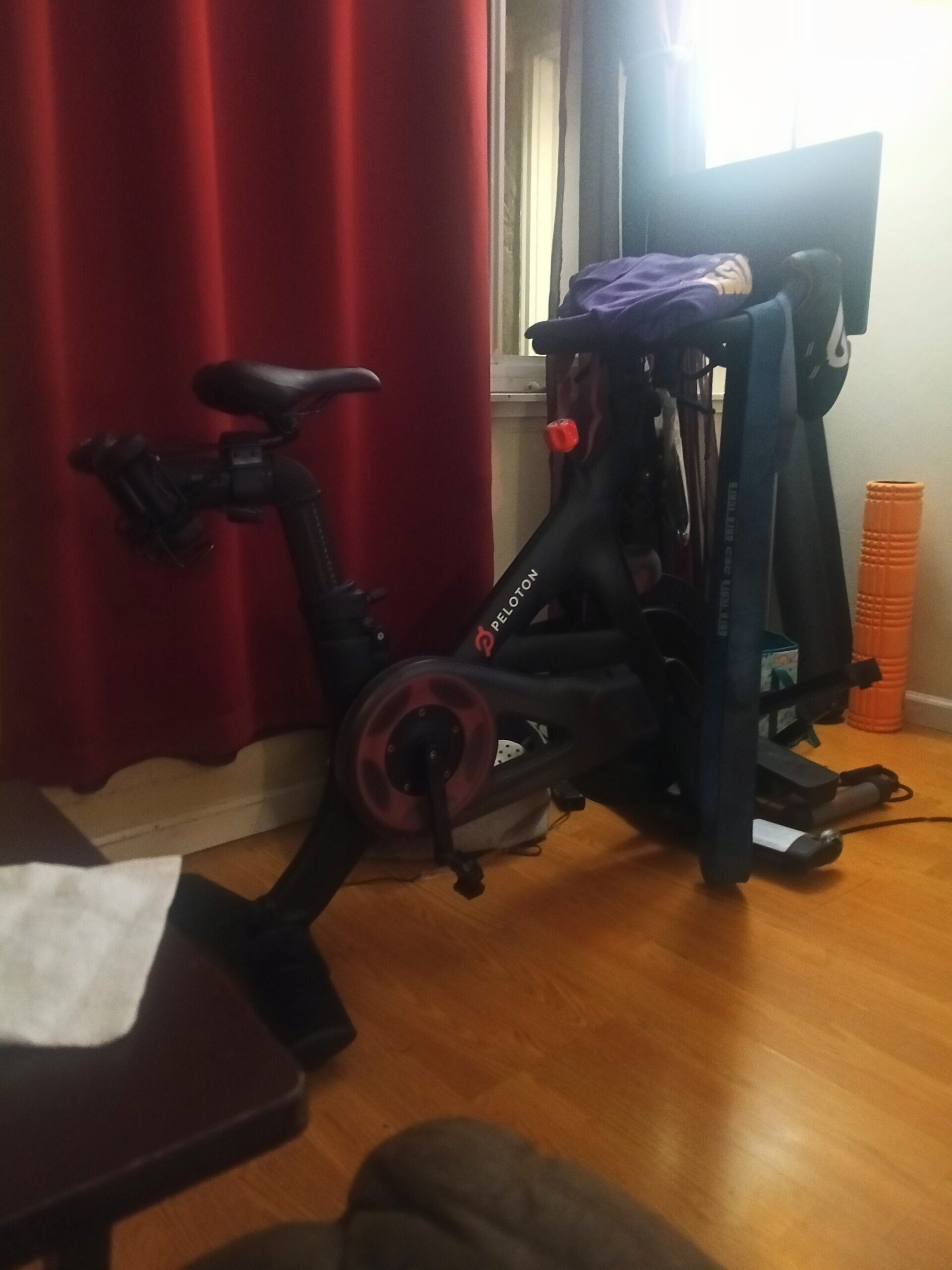 2020 Peloton Bike 2nd Gen Over 500 Rides Damaged Pedals - Campbell, CA