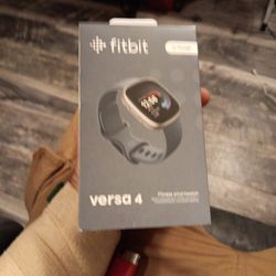 Fitbit Versa 4