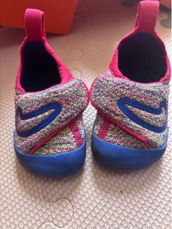 Nike swoosh 1 size 3C