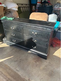 Dresser
